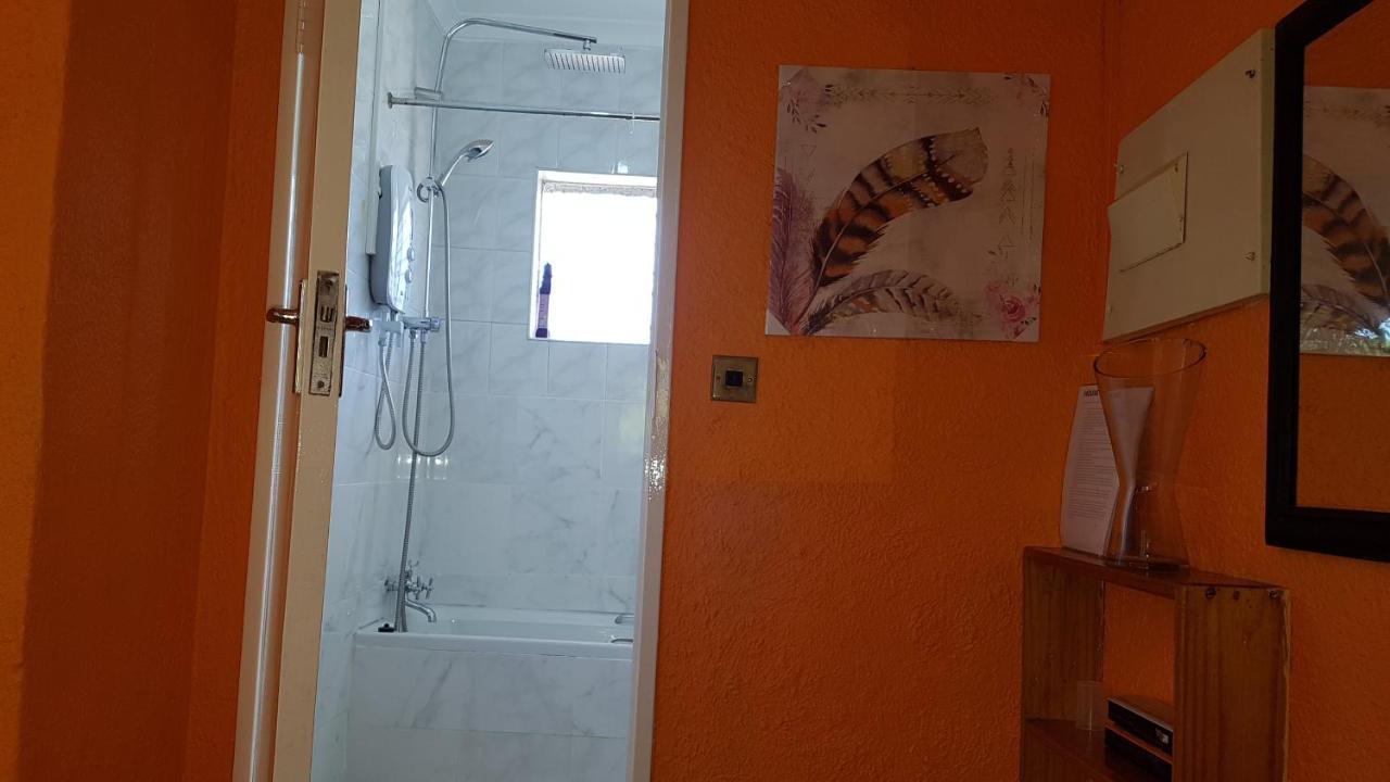 Lolo'S 1Bed Apt-Best Location-2Balconies Harare Buitenkant foto